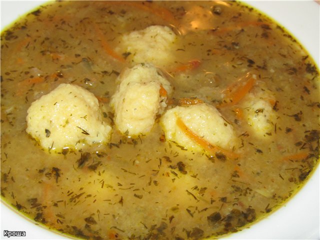 Sopa con albóndigas de patata