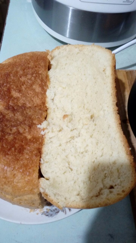 Rustykalny biały chleb w multicookerze Polaris 0508D floris