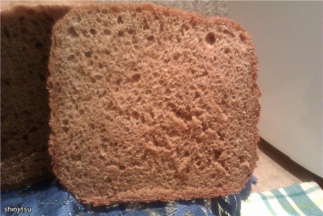 Bogatyrsky-brood 5: 1 met zuurdeeg