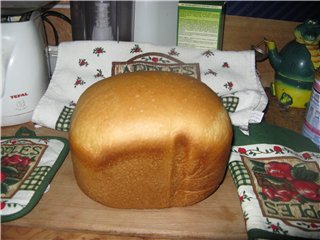 Clatronic BBA2865. Pane bianco in una macchina per il pane