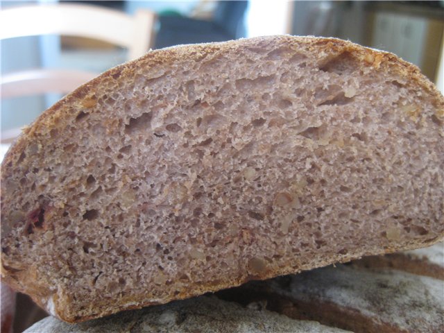 Chleb Z Orzechami Włoskimi i Daktylami (Piekarnik)