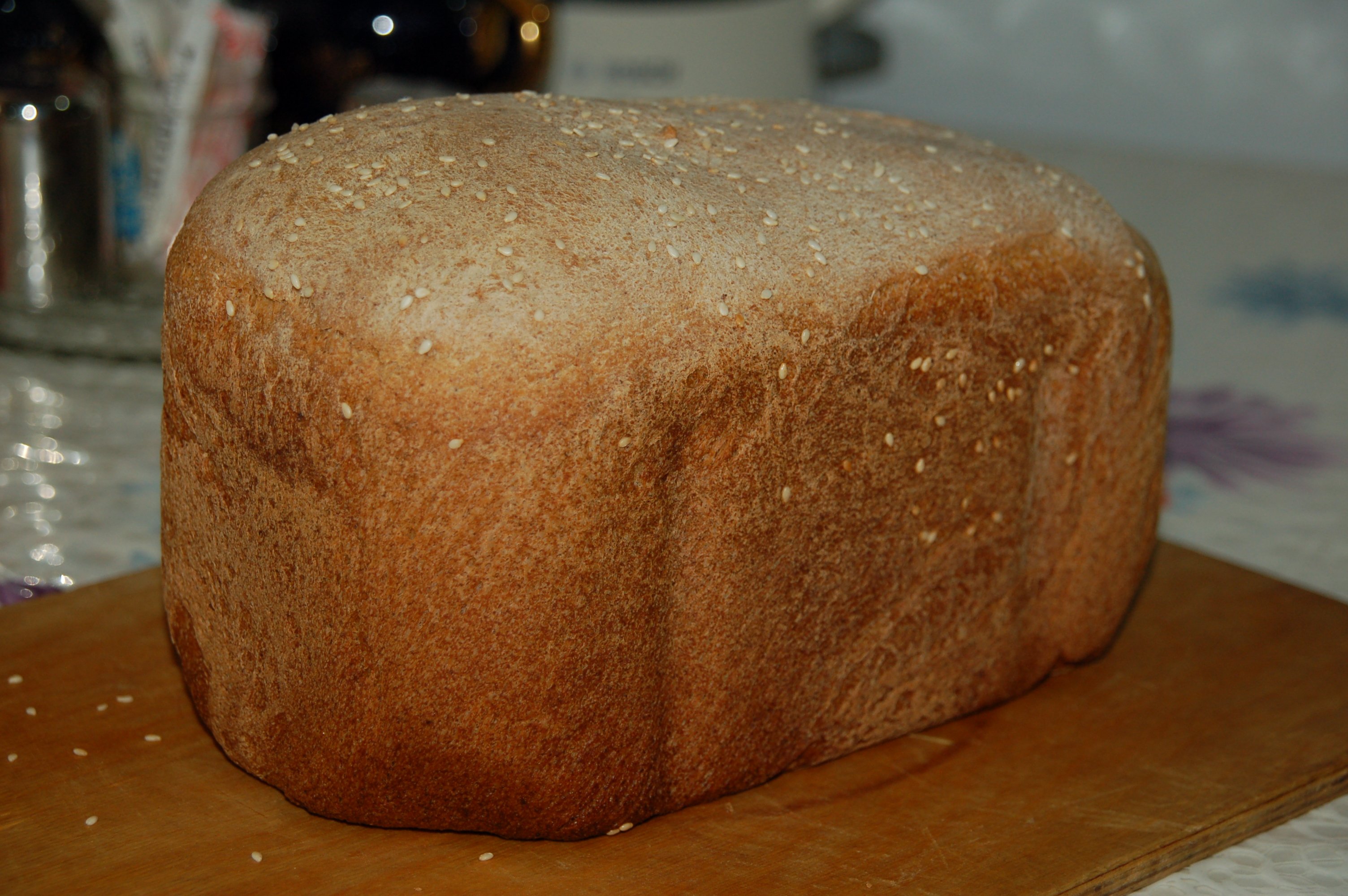 خبز Selyansky مع العجين المخمر في صانع الخبز