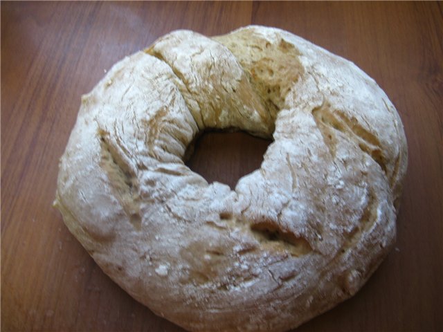 Wheat-rye bread bagel with onions (oven)