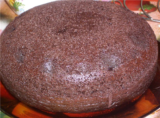 Csokoládé torta forrásban lévő vízzel