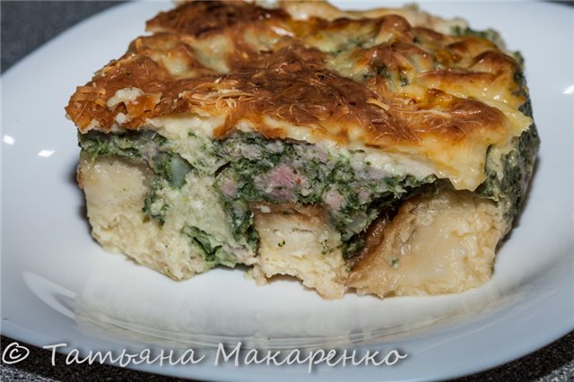 Strata with minced meat and spinach