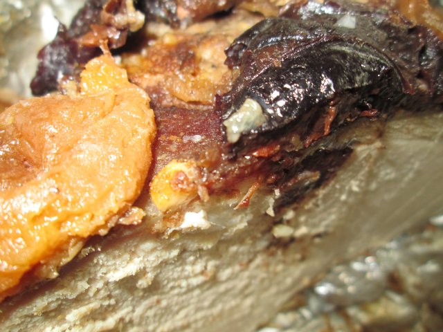 Sült sertéshús aszalt szilvával és szárított barackkal
