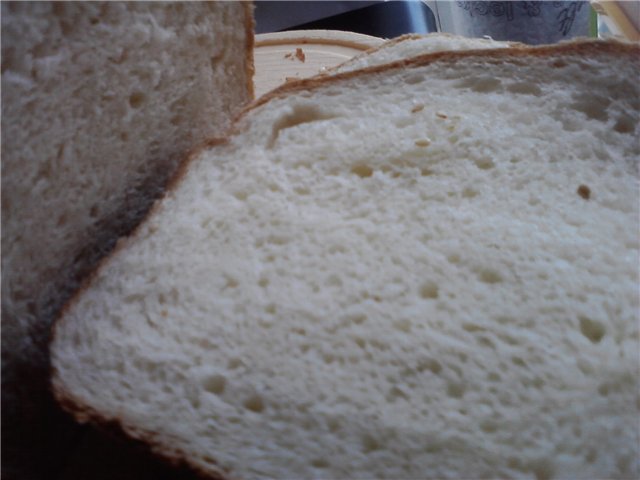Pan de sándwich blando en una máquina de hacer pan