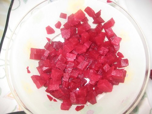Beetroot salad with tangerines