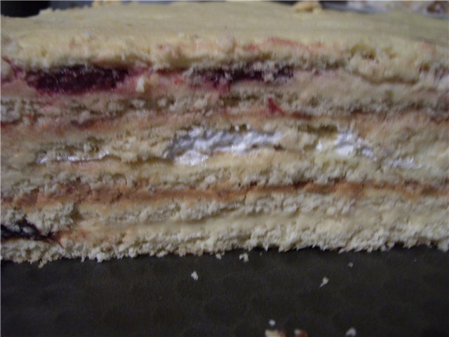 Shortbread cake with different creams