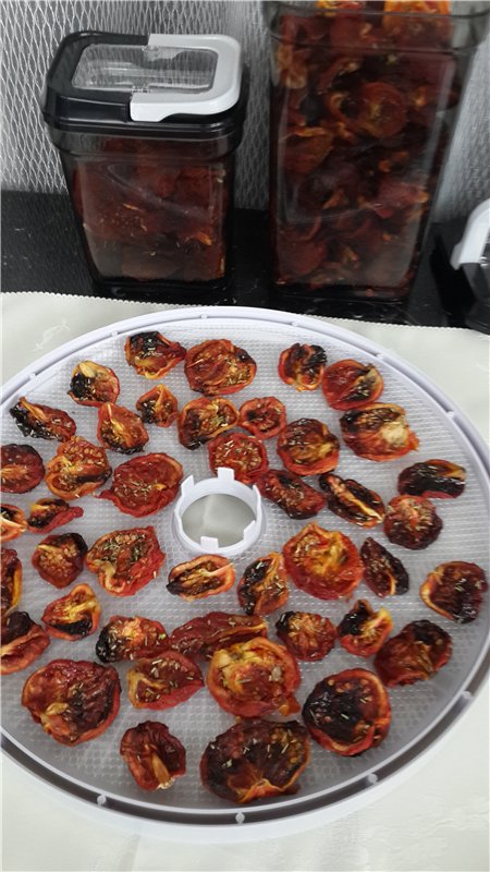 Sun-dried tomatoes, sweet and sour with soy sauce