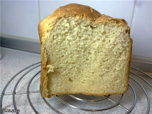 Wheat bread with honey and cottage cheese (bread maker)