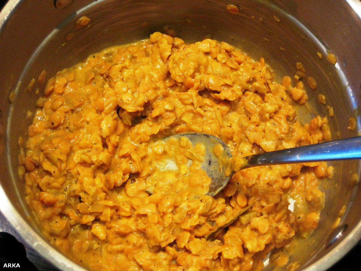 Stojak jagnięcy z curry z soczewicy