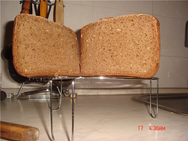 Pan de centeno y trigo con semillas