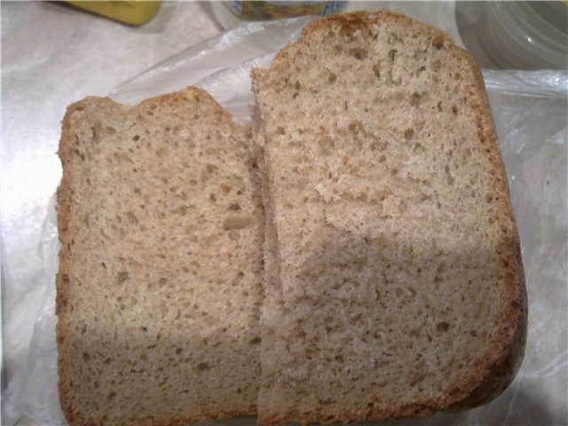 לחם שיפון עם קמח מלא. איכר