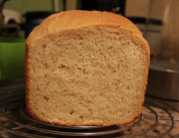 خبز إيطالي مع الكفير في صانع الخبز