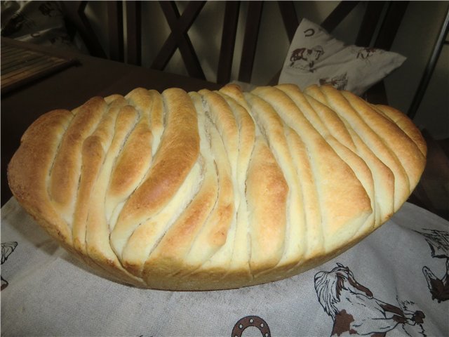 Italiaans brood Pane al latte Fisarmonica in de oven