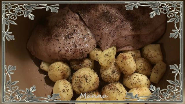 Kippendijen met in rijst gebakken aardappelen (merk 37501)