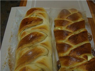 Braid with cottage cheese and orange filling