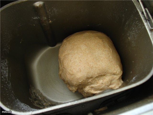 לחם חיטה 100% דגנים על קפיר "אטליז".
