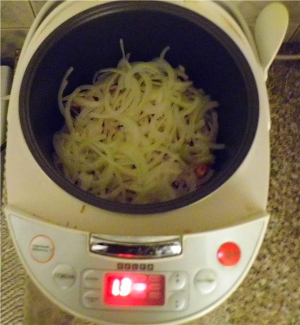 Het recept voor het koken van pilaf in een slowcooker Delfa DEB-FC58