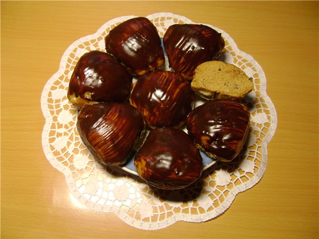 עוגות דבש מאודות עם אגוזי מלך (Panasonic SR-TMH18)