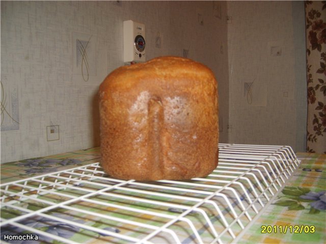 Pan integral de trigo y centeno con mermelada de manzana