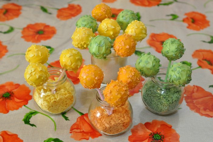 Cake Pops and Cake balls