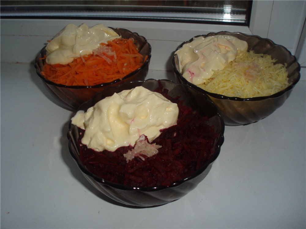 Salad with cheese, carrots, beets