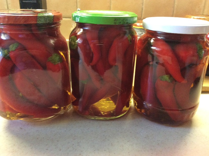Hot pepper marinated with honey