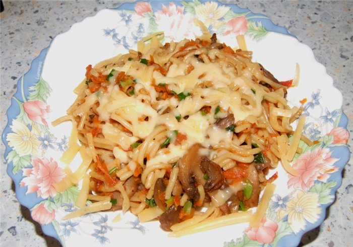 Champignons met groenten en pasta (in Brand 37501)