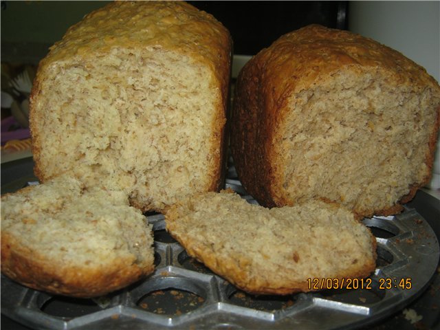 Bread with oatmeal in a bread maker