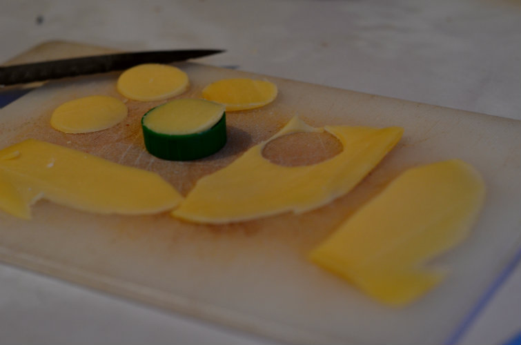 Snack o soufflé di pinguini e olive, formaggio e ricotta