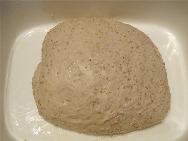 Chleb pszenny z miodem i zbożami (w piekarniku)