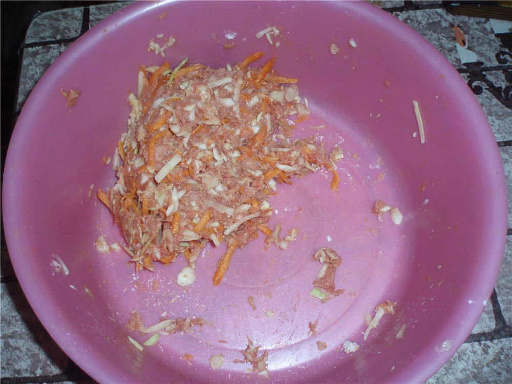 Koteletten met kool, wortelen en kaas (merk 6050 snelkookpan)