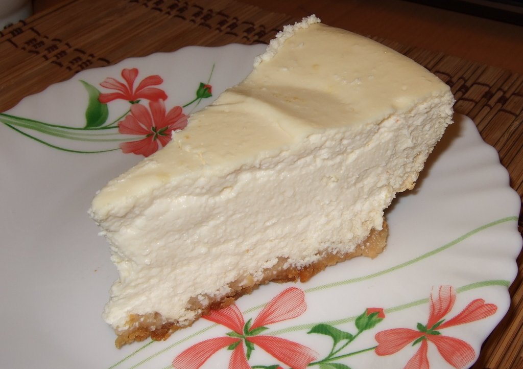 Cheesecake in a multicooker Philips HD 3077