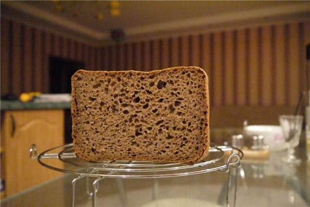 Pane di segale 100% da farina pelata e seminata in HP.