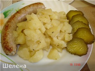 Stewed potatoes and sausages for frying - a duet dish (pressure cooker Polaris 0305)