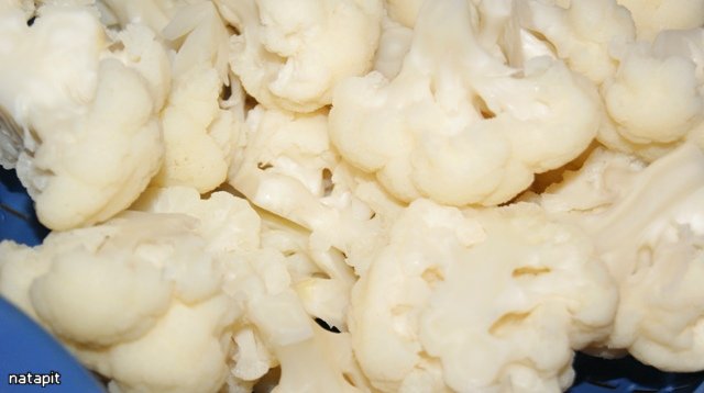 Cauliflower in cheese-mustard batter