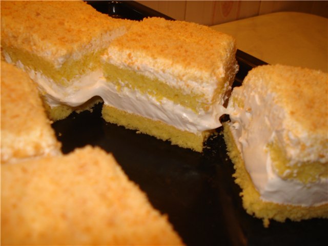Lemon cake (custard protein cream)