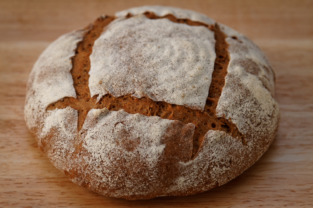 Ciemny chleb żytnio-pszenny na big bagu (piekarnik)