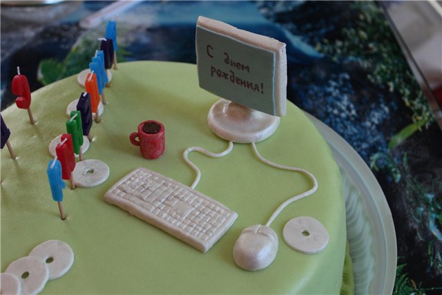 Computer and household appliances (cakes)