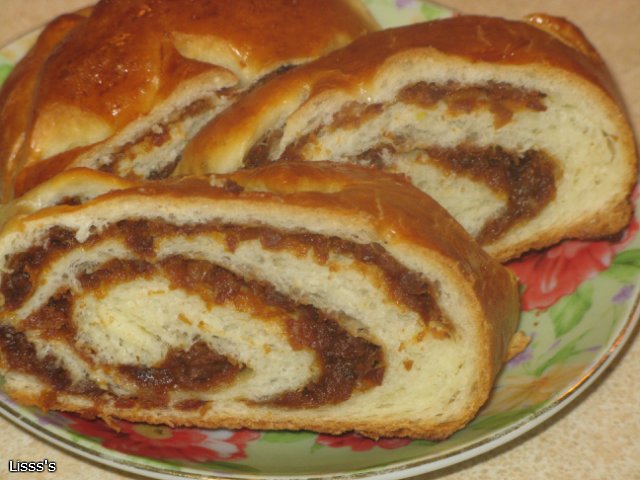 Roll Spikelet with apricot-apple filling