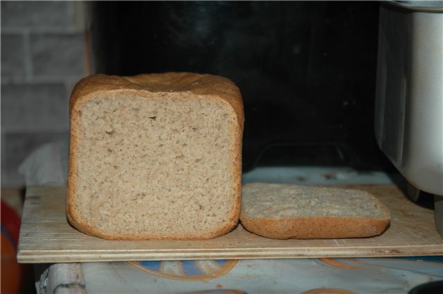 خبز القمح والجاودار Stolichny (صانع الخبز)