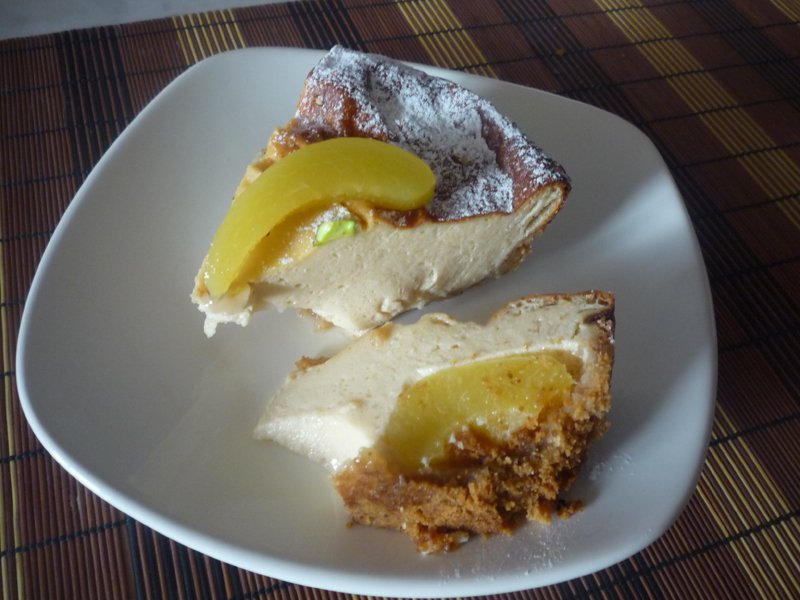 Baked ryazhenka cream with fruit and chocolate