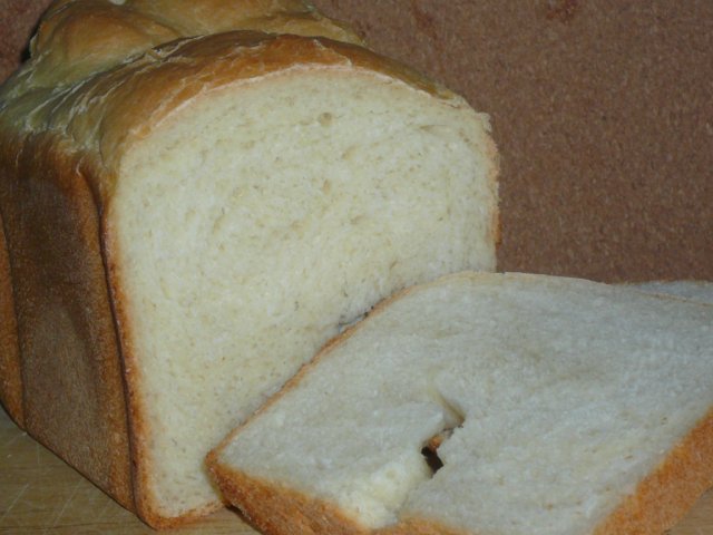 Simple wheat bread on kefir (oven)