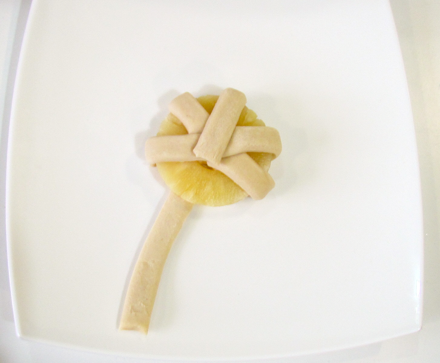 Bułeczki deserowe z krążkami ananasa z puszki (piekarnik)