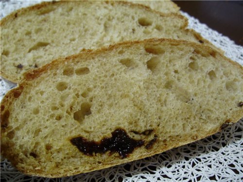 Bread with cardamom and prunes (oven)