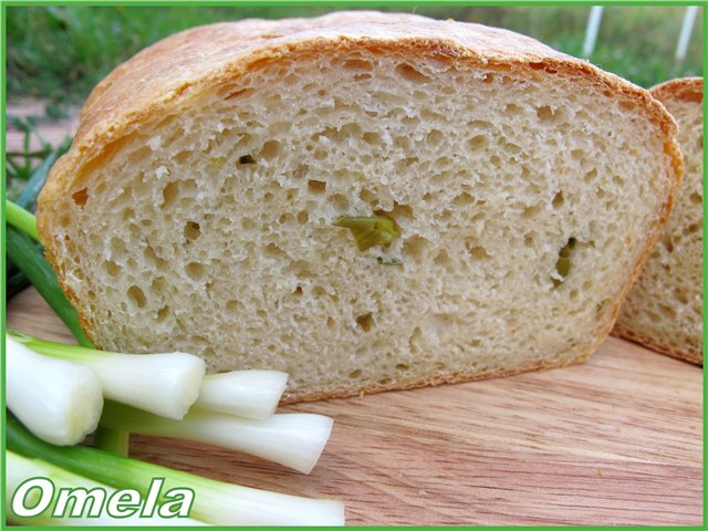 خبز القمح والذرة مع البصل الأخضر (في الفرن)