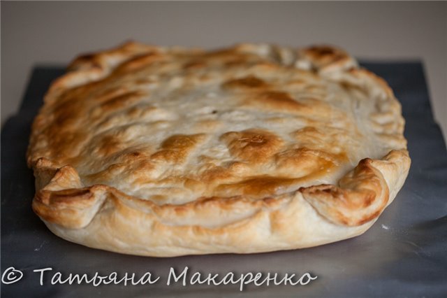 Puff pastry pie with potatoes and chicken (Princess 115000 pizza maker)