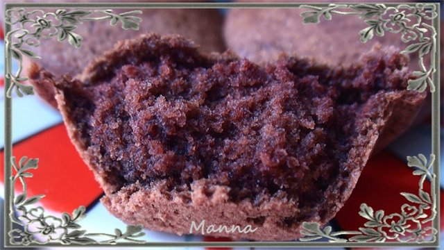 Chocolate semolina cupcakes